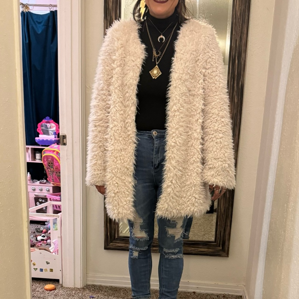 Chelsea & Violet Faux fur coat with satin lining.